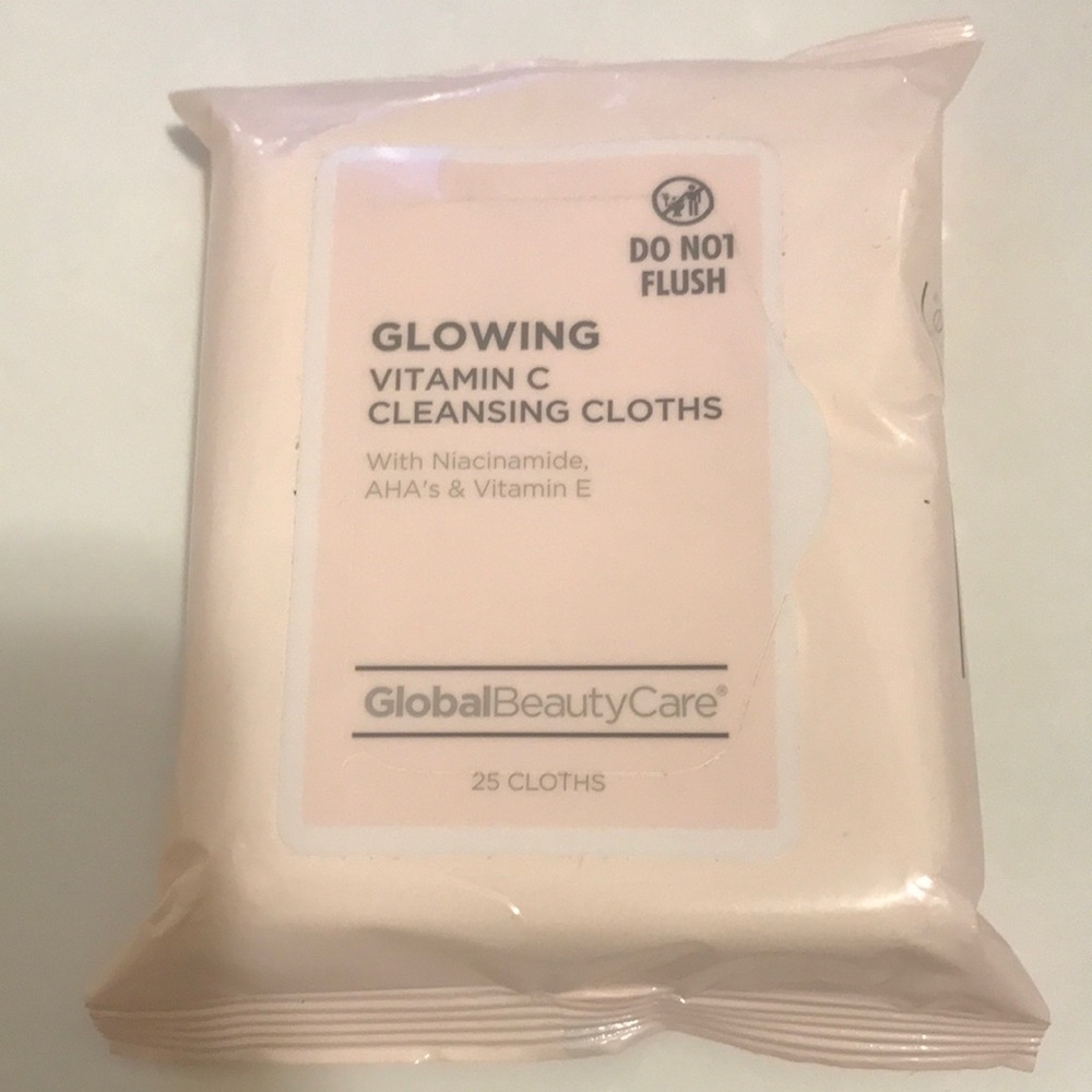 Global Beauty Care Glowing Vitamin C Cleansing Wipes